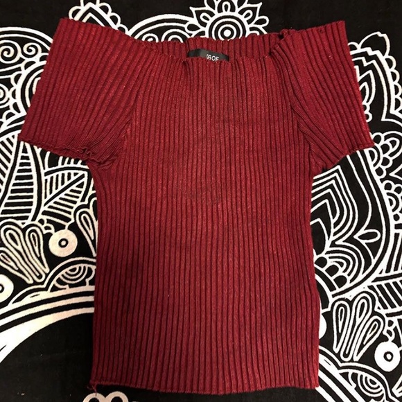 off shoulders - Picture 2 of 3